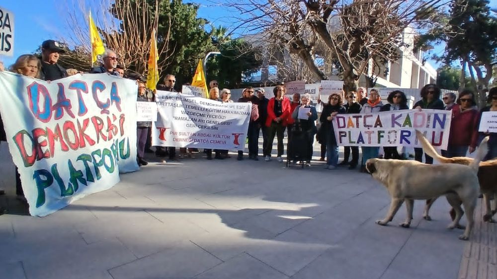 Datça’da Laik ve Bilimsel Eğitime Sahip Çıkıyoruz Eylemi