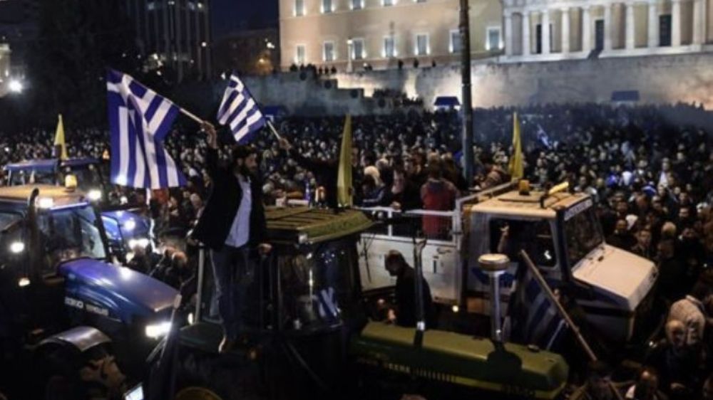     Yunanistan  Çiftçisi Direnişin Türküsünü Yazıyor 