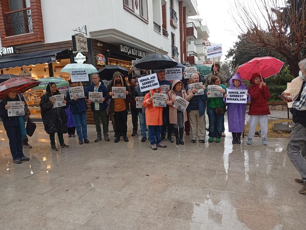BirGün Yazarı İsmail Arı’nın Tutuklanması Datça’da Protesto Edildi