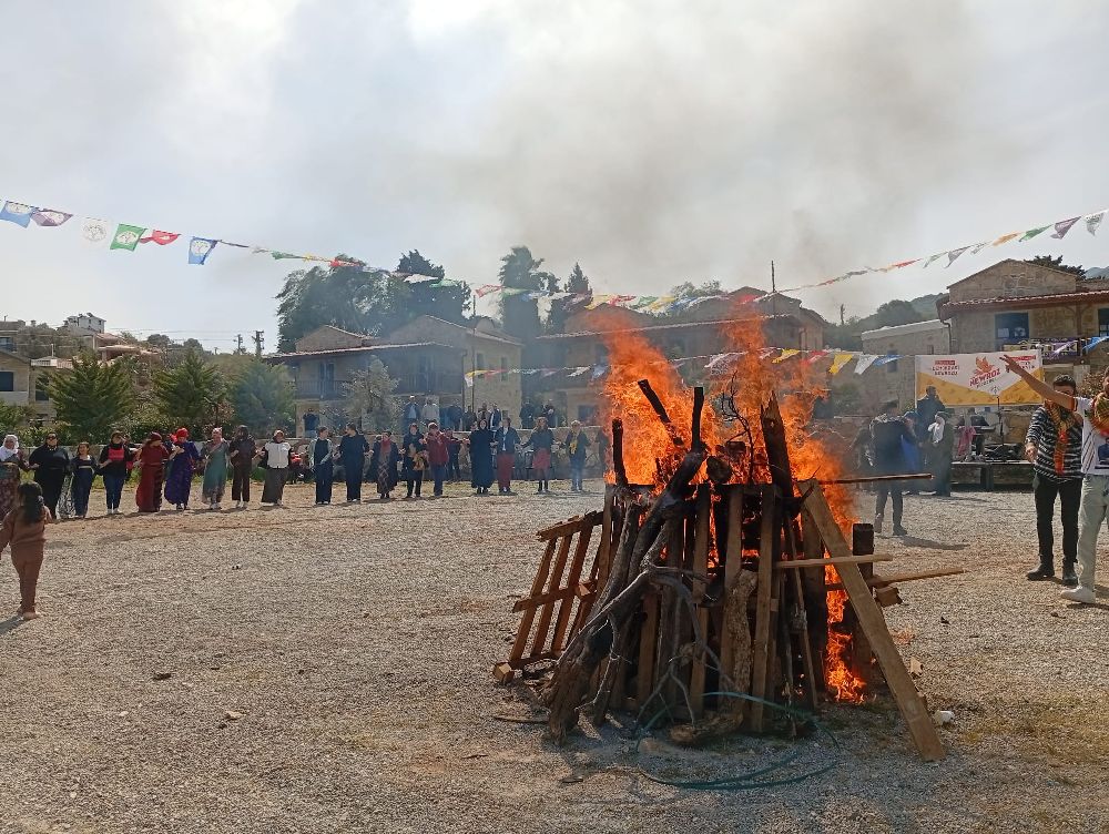 Datça’da Barış ve Özgürlük Talebiyle Newroz Kutlandı