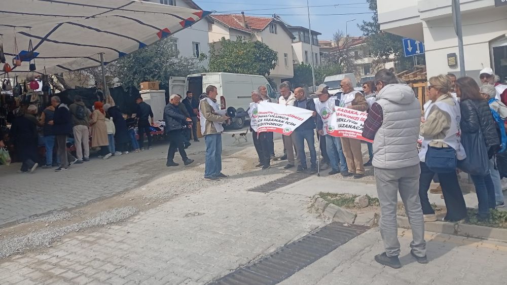 Datça’da Emekliler Zamsız İkramiyeye İsyan Etti