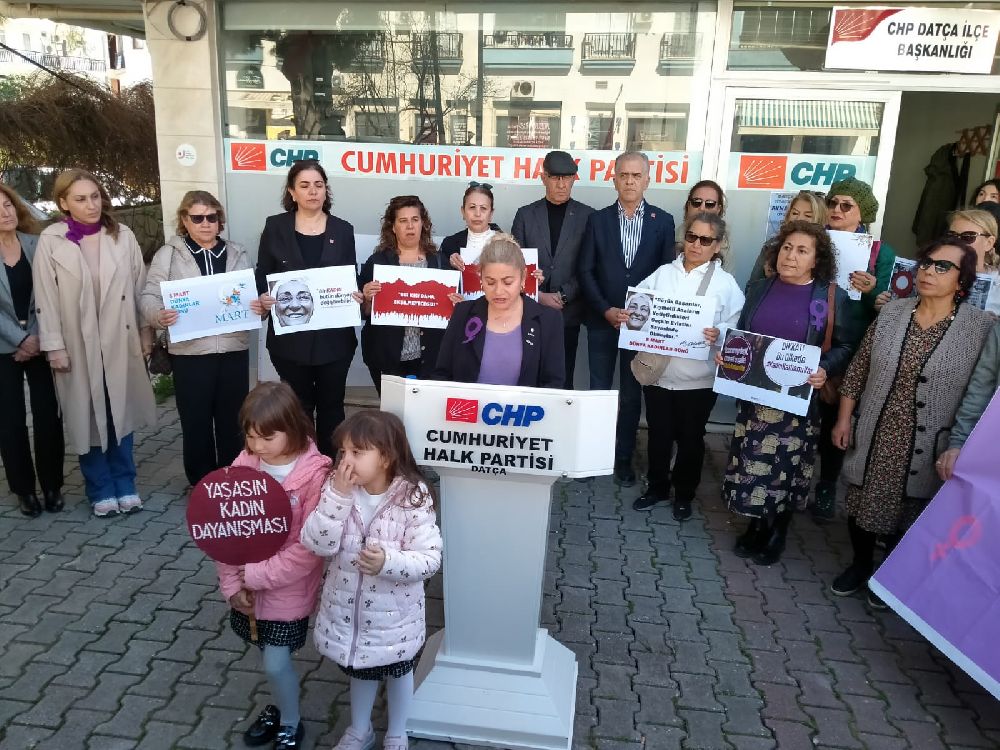 Datça’da Kadınlar 8 Mart’ta Eşitlik, Adalet, Özgürlük ve Savaşa Karşı Sokaktaydı