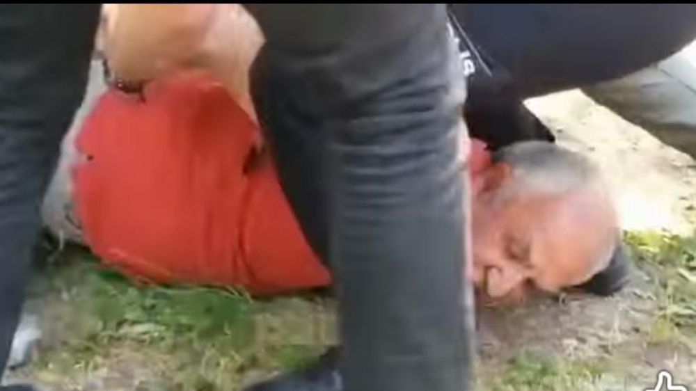 Eğitim-Sen Genel Başkanı Kemal Irmak Ters Kelepçe