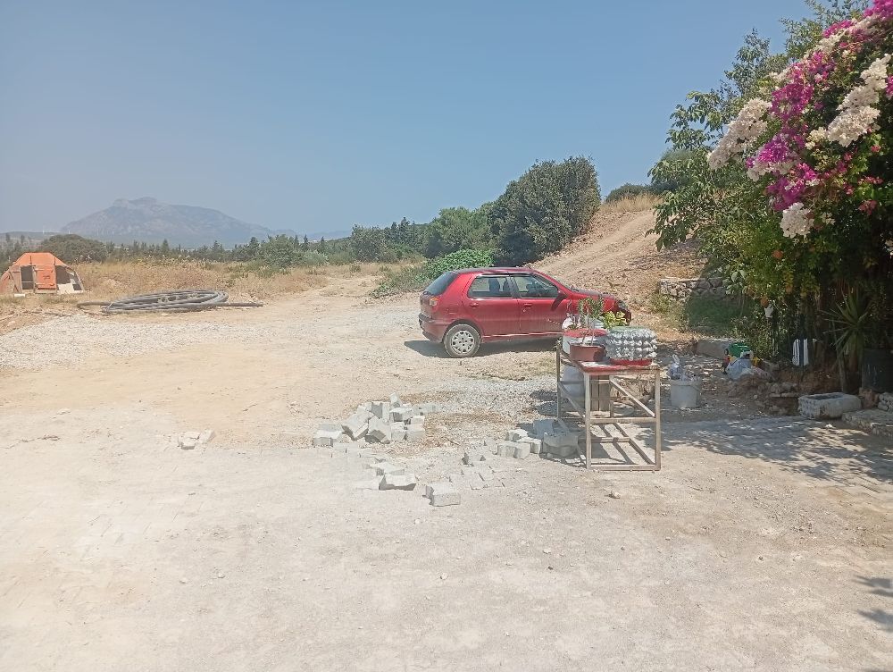 Çomarlık’ta Kilit Taşı Tepkisi “Bu Görüntü Belediyeye Yakışmıyor”